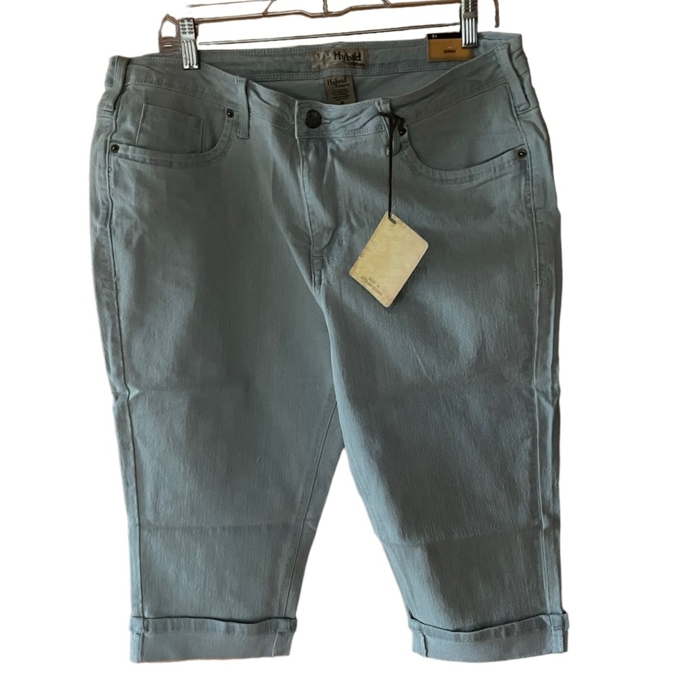 NWT Hybrid & Company Light Denim Capris